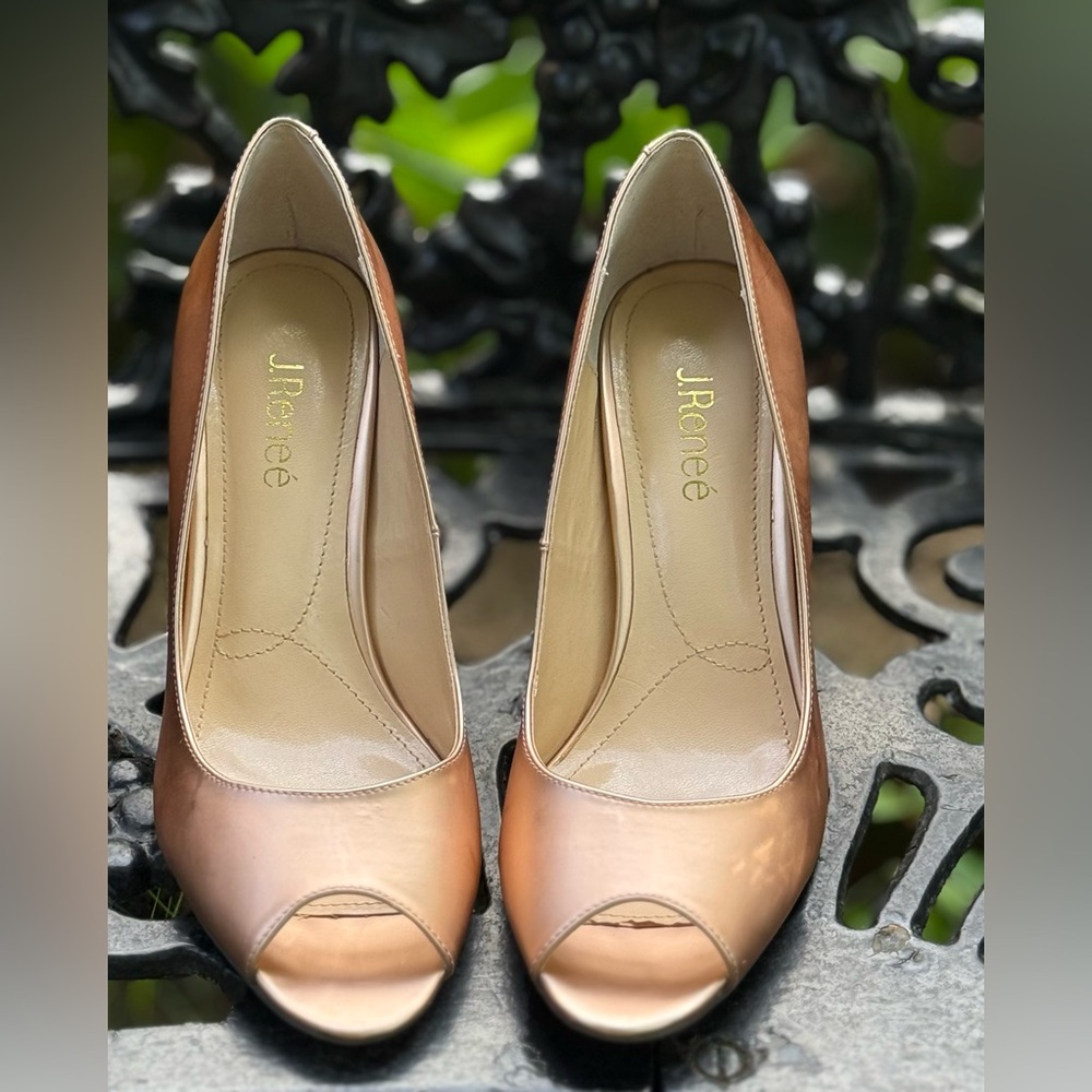 🦋 J.Renee Gold Tone Peep Toe Heels